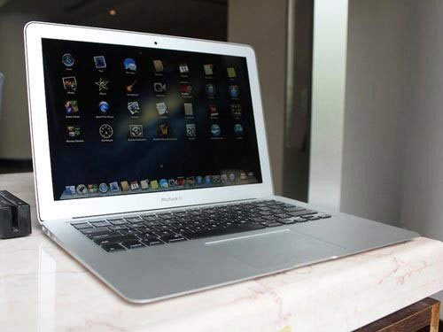 MacBook Air 2013 vẫn dính lỗi mờ màn hình