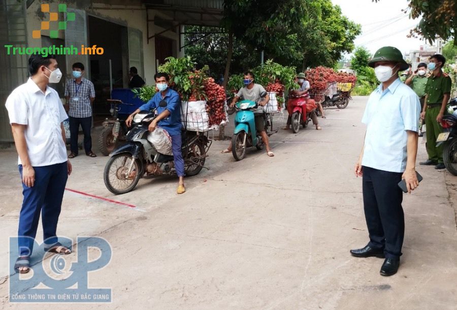 Bắc Giang: Mỗi nhà xưởng, tiệm tạp hoá, xe buýt… là một điểm khai báo y tế  – Tin Công Nghệ