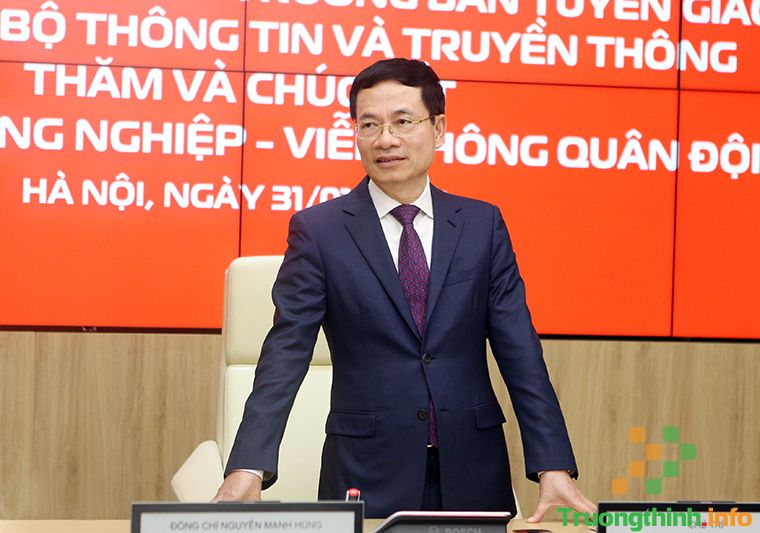 Bộ trưởng Nguyễn Mạnh Hùng thăm và chúc Tết một số đơn vị